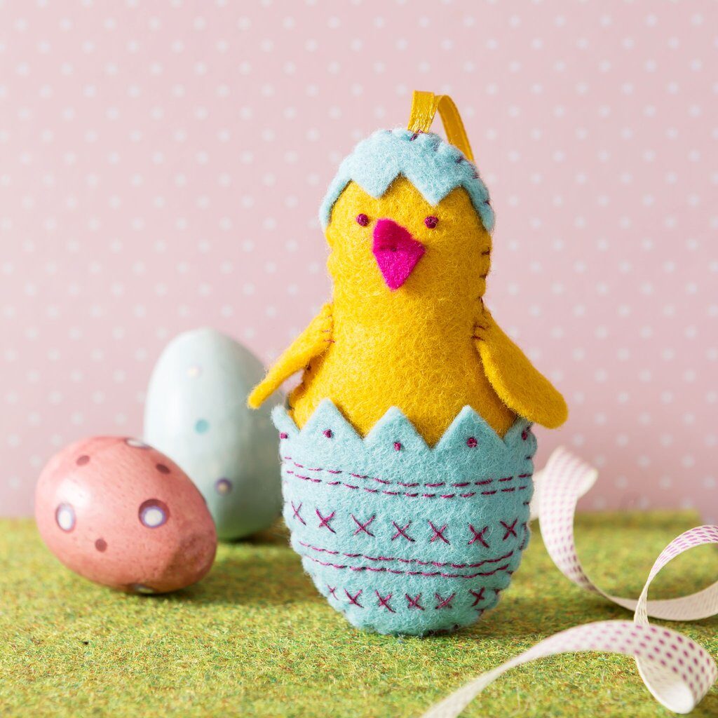 Corinne Lapierre Chick in Egg Felt Craft Kit Scene 1024x1024